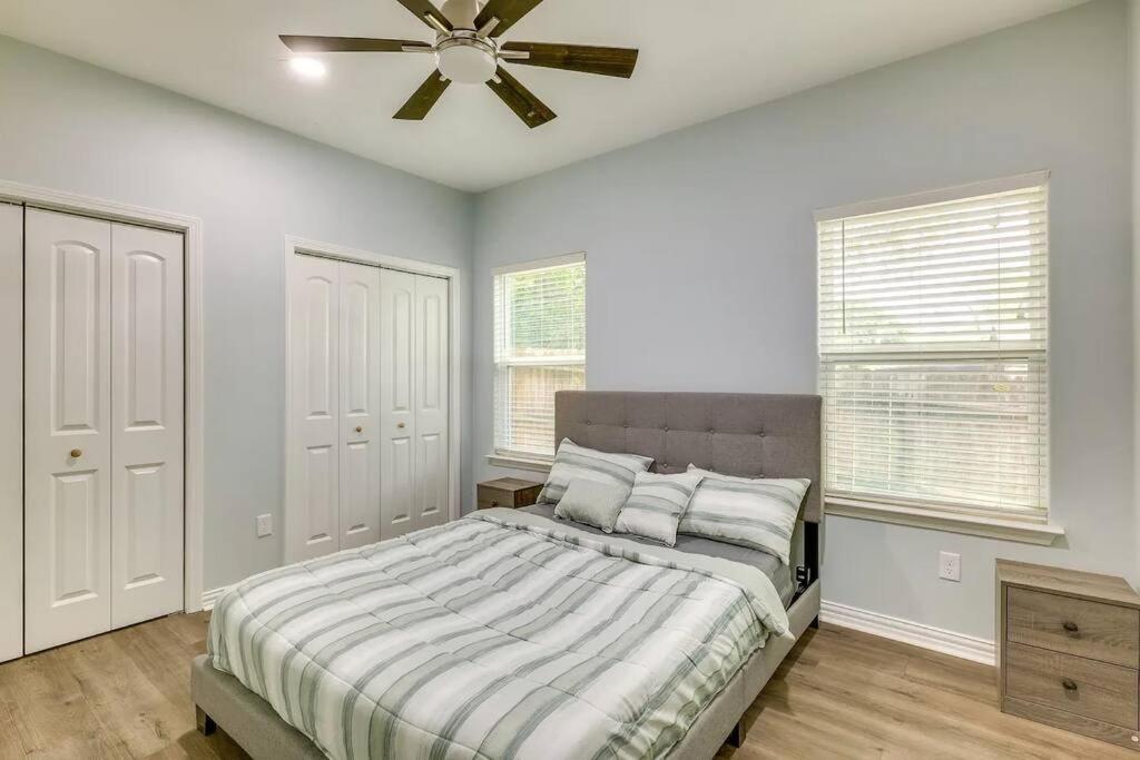 Vacation Home Lake Livingston! Onalaska Exterior photo