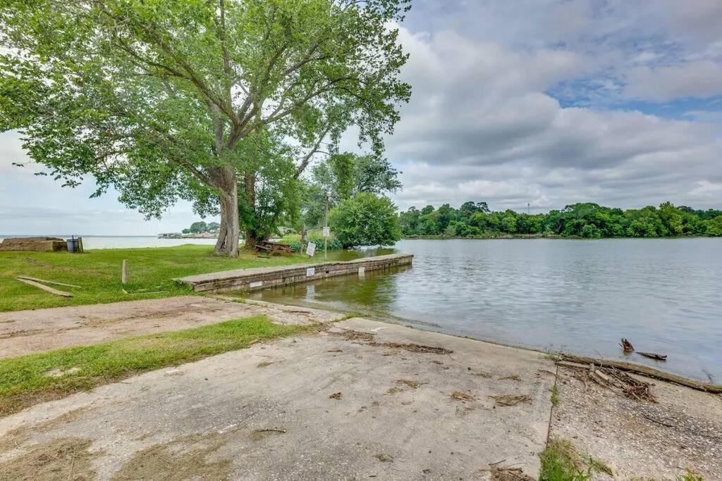 Vacation Home Lake Livingston! Onalaska Exterior photo
