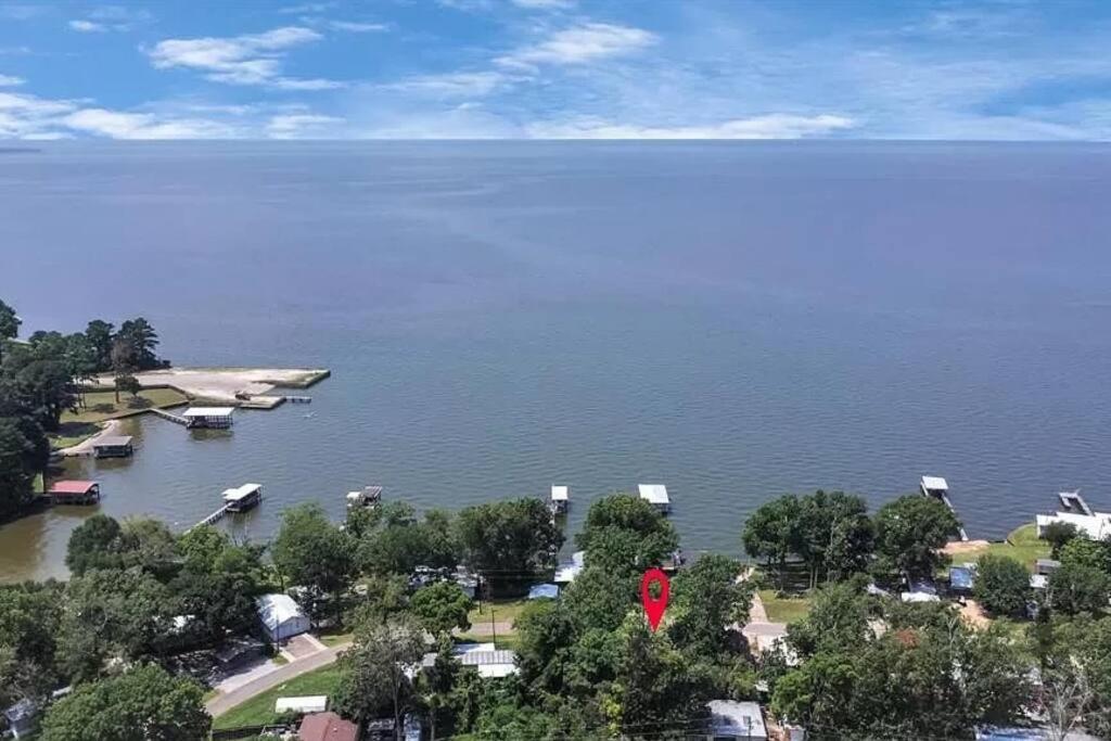Vacation Home Lake Livingston! Onalaska Exterior photo
